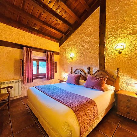 Posada Real De Carreteros Casarejos ภายนอก รูปภาพ