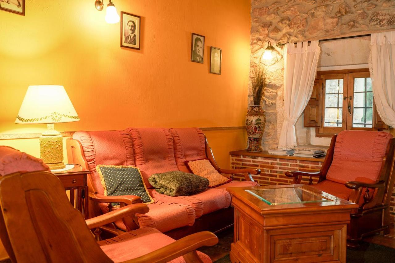 Posada Real De Carreteros Casarejos ภายนอก รูปภาพ